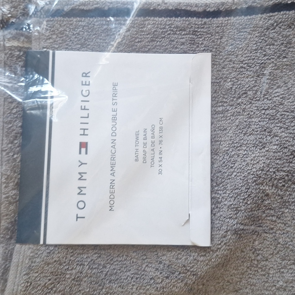 Tommy Hilfiger Modern American Double Stripe Bath Towel, 30"×54", 100%Cotton - Picture 2 of 3